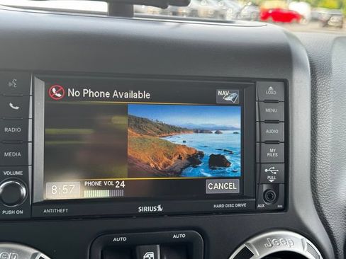 Used 2013 Jeep Wrangler Unlimited Rubicon w/ Connectivity Group AWD/4WD image 28