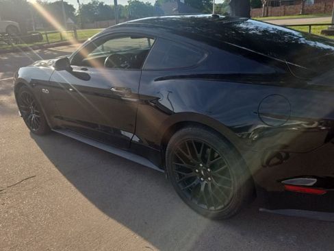 Used 2018 Ford Mustang GT Premium w/ GT Performance Package RWD image 5