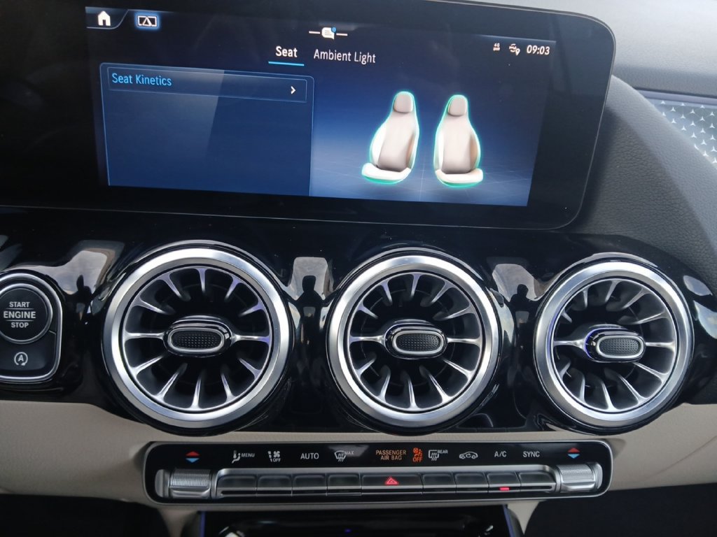 Used 2025 Mercedes-Benz GLA 250 image 4