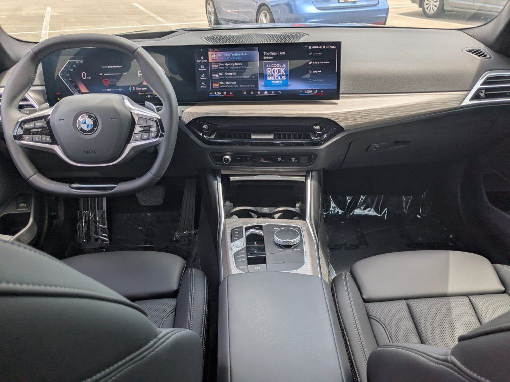 Used 2025 BMW 330i Sedan RWD image 2