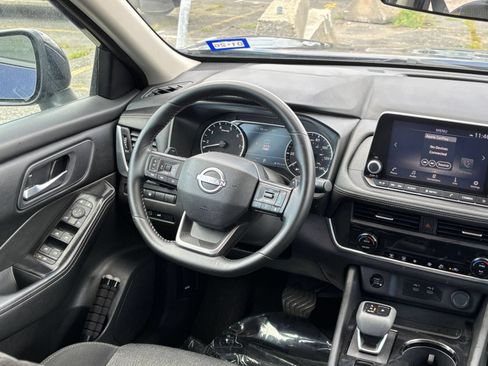 Used 2025 Nissan Rogue SV AWD/4WD image 27