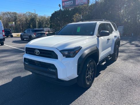 Used 2025 Toyota 4Runner SR5 image 3