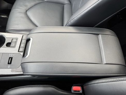 Used 2022 Toyota Highlander Platinum image 23