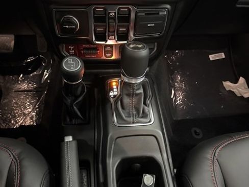 New 2026 Jeep Wrangler Unlimited Rubicon w/ Technology Group image 12