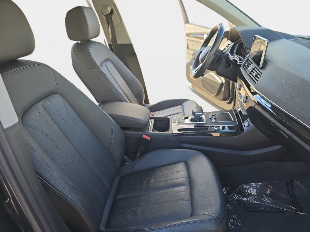 Used 2020 Audi Q5 e Premium w/ Convenience Package AWD/4WD image 12