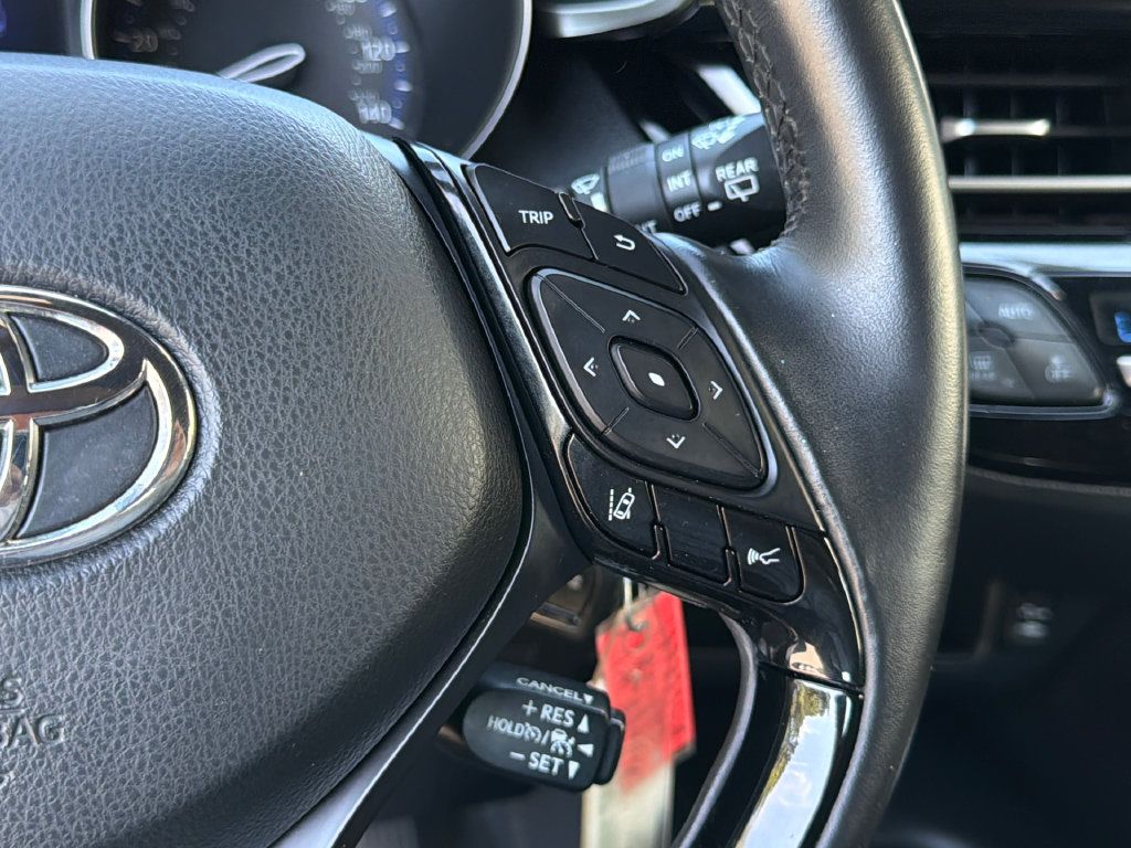Used 2018 Toyota C-HR XLE FWD image 25