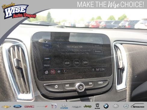 Used 2019 Chevrolet Malibu LT FWD image 13