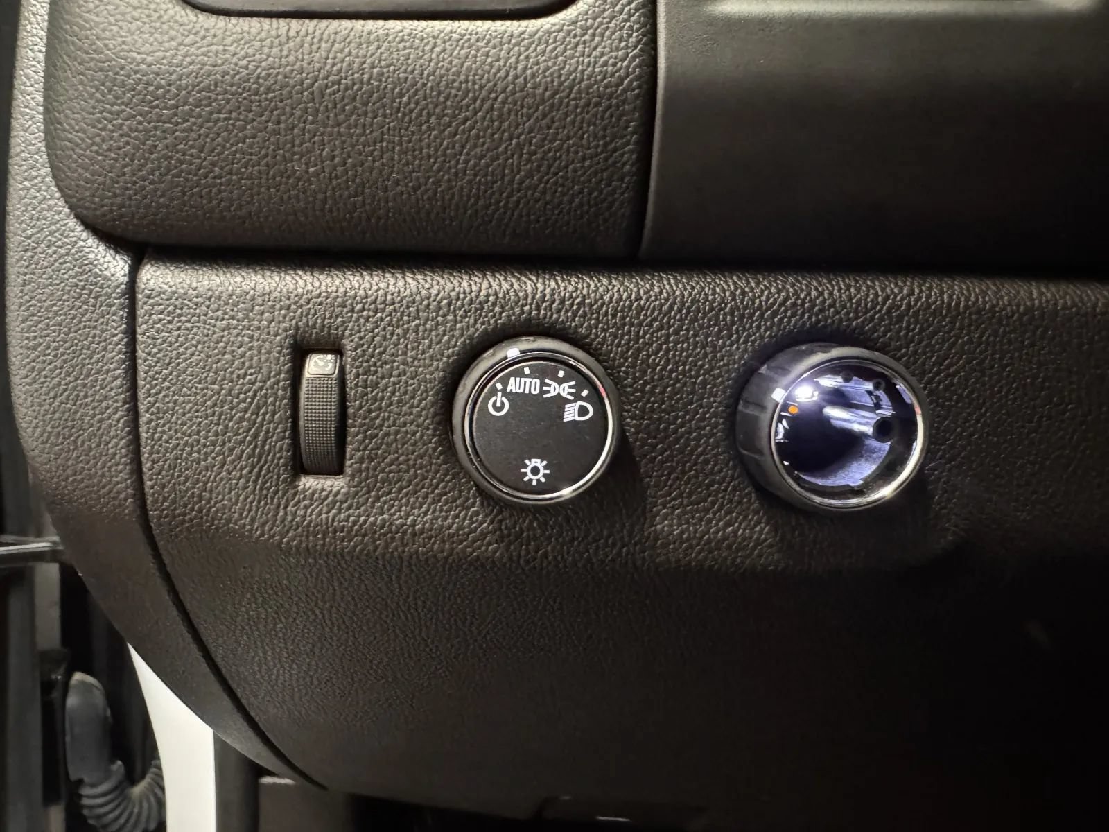 Used 2022 Chevrolet Colorado LT w/ Fleet Safety Package AWD/4WD image 26