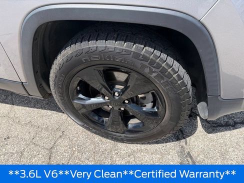 Used 2018 Jeep Cherokee Limited w/ Luxury Group AWD/4WD image 22