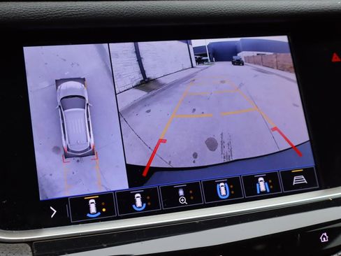 Used 2020 Cadillac XT5 Premium Luxury FWD image 8