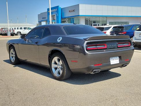 Used 2022 Dodge Challenger SXT RWD image 8