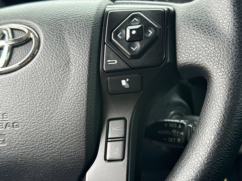 Used 2021 Toyota Tacoma SR AWD/4WD image 15