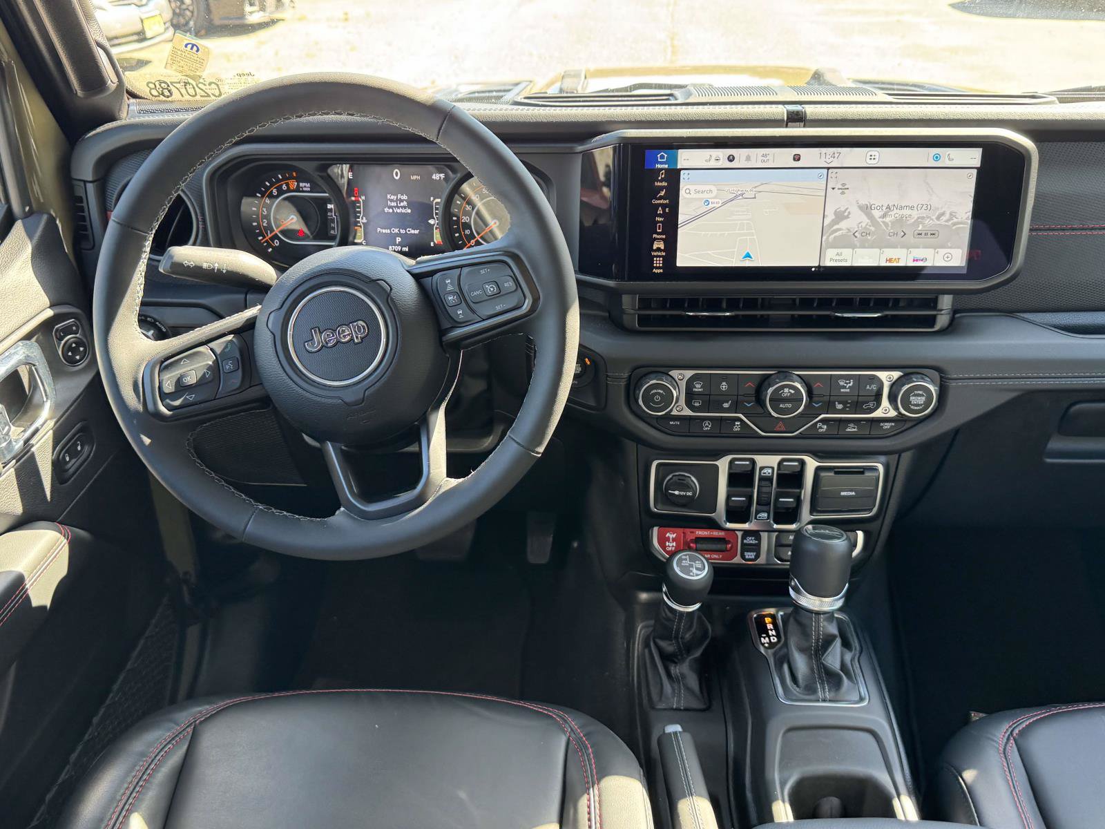 Used 2025 Jeep Gladiator Rubicon AWD/4WD image 13