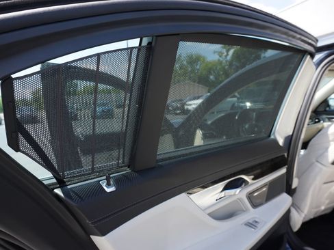 Used 2016 BMW 740i RWD image 16