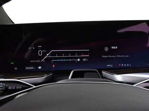 Certified 2025 Cadillac Escalade Premium Luxury image 26