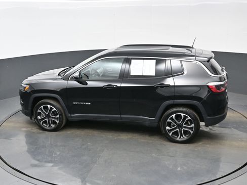 Used 2024 Jeep Compass Limited image 32