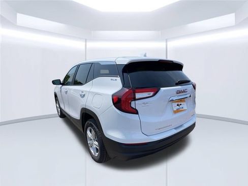 Used 2024 GMC Terrain SLE AWD/4WD image 8