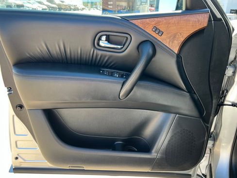 Used 2023 Nissan Armada SL w/ Captain's Chairs Package AWD/4WD image 14