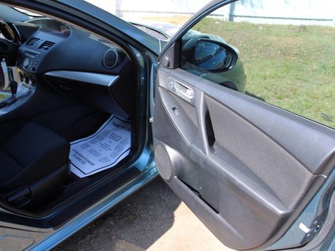 Used 2011 MAZDA MAZDA3 i Touring FWD image 36