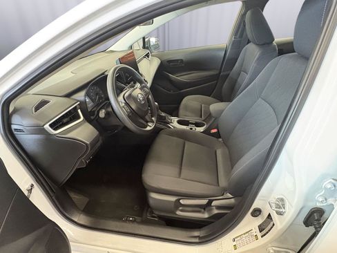 Used 2025 Toyota Corolla LE FWD image 20