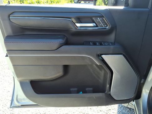 Used 2025 GMC Sierra 2500 AT4X AWD/4WD image 28