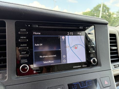 Used 2020 Toyota Sienna XLE w/ XLE Navigation Package AWD/4WD image 18