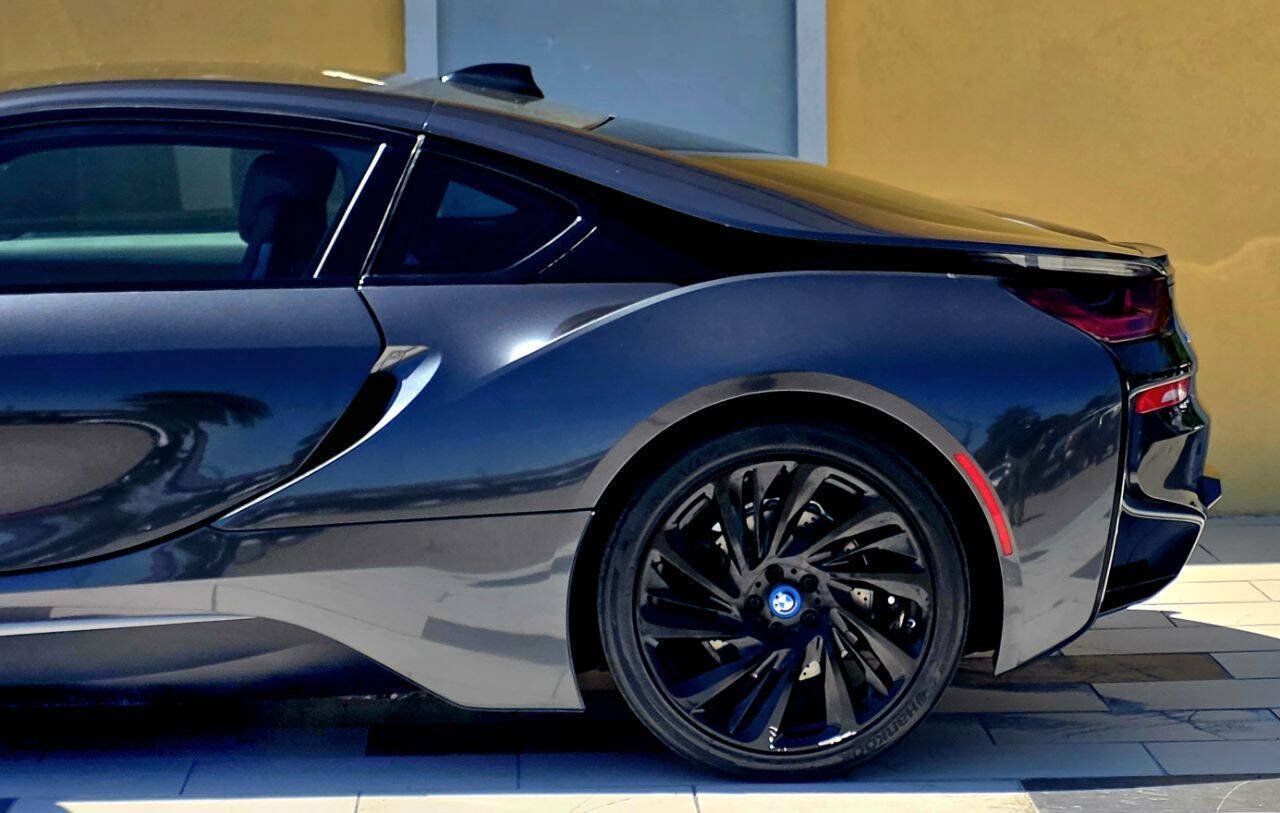 Used 2015 BMW i8 AWD/4WD image 8