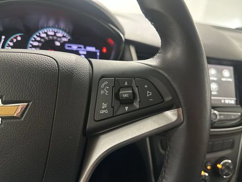 Used 2019 Chevrolet Trax LT w/ LT Convenience Package AWD/4WD image 38