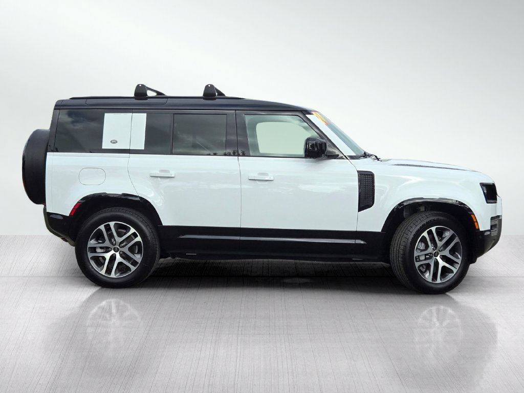 Used 2024 Land Rover Defender 110 X-Dynamic SE AWD/4WD image 3