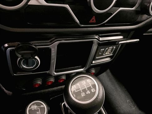 Used 2022 Jeep Wrangler Sport image 26