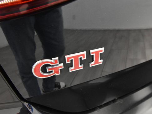 Used 2020 Volkswagen GTI S image 31