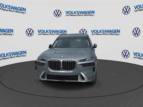 Used 2024 BMW X7 xDrive40i AWD/4WD image 3