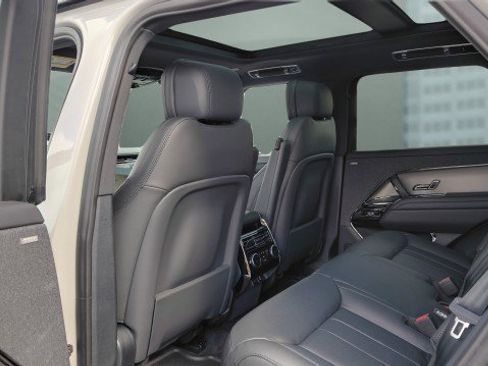 New 2026 Land Rover Range Rover Sport Dynamic SE image 23