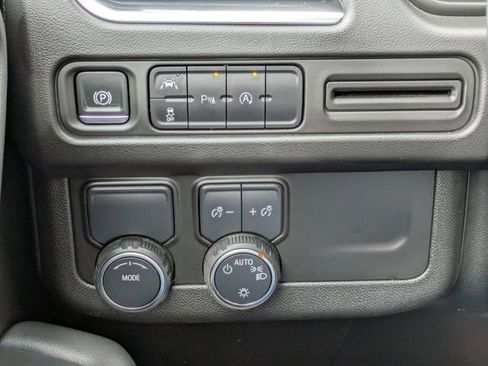 Used 2024 Chevrolet Tahoe LT image 28