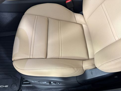 Used 2026 Porsche Cayenne S AWD/4WD image 14