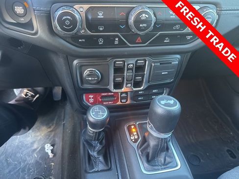 Used 2024 Jeep Wrangler Unlimited Rubicon w/ Technology Group image 9