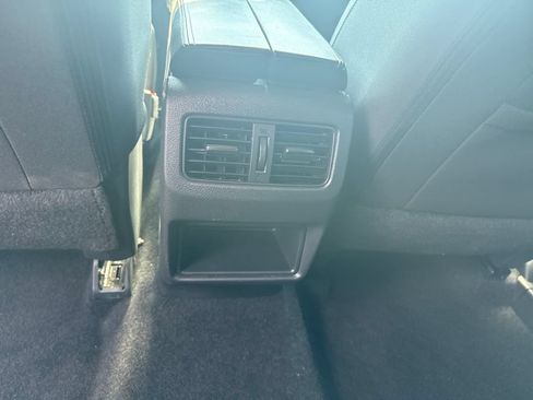 Used 2025 Nissan Rogue S AWD/4WD image 36