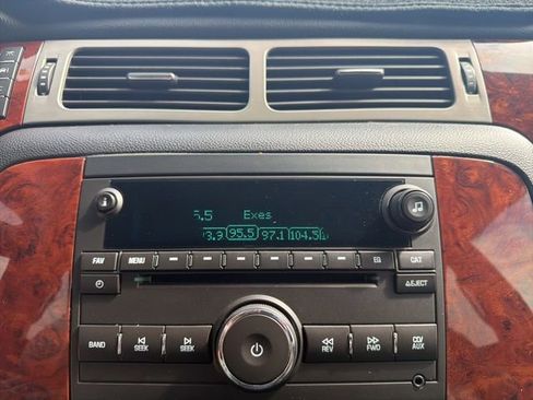 Used 2013 Chevrolet Avalanche LS w/ All-Star Edition AWD/4WD image 25