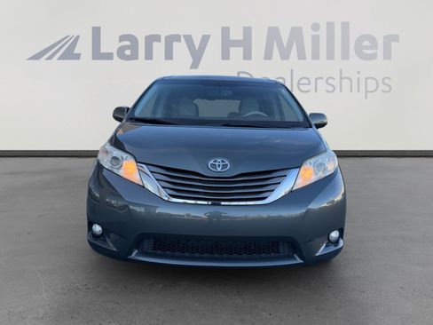 Used 2014 Toyota Sienna XLE w/ XLE Premium Package FWD image 8