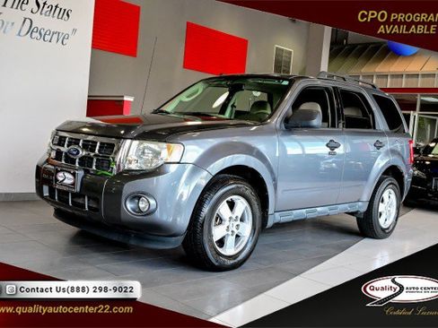 Used 2010 Ford Escape XLT AWD/4WD image 1