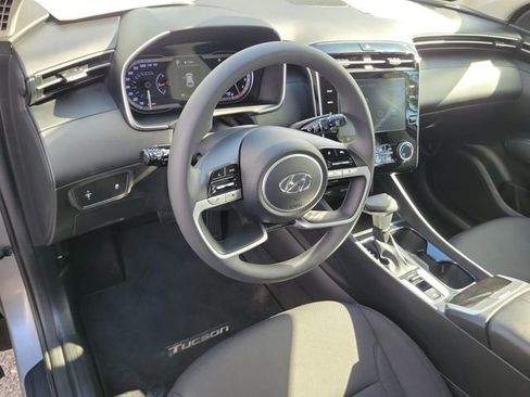 Used 2023 Hyundai Tucson SE image 18