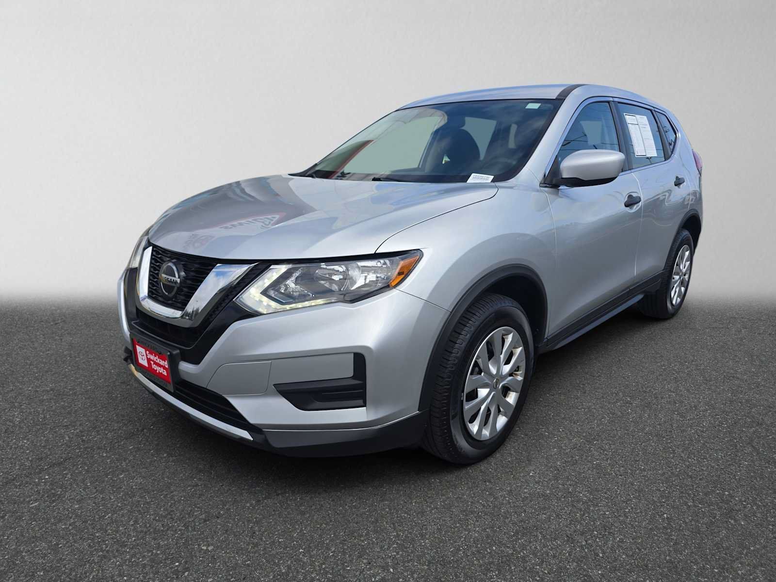 Used 2018 Nissan Rogue S AWD/4WD image 7