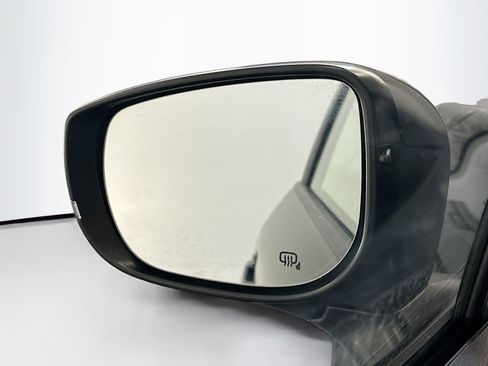 Used 2024 Subaru Crosstrek 2.0i Premium AWD/4WD image 16