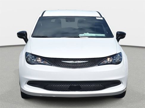 New 2026 Chrysler Voyager LX image 2