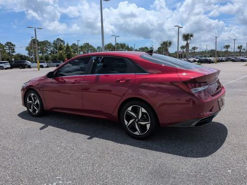 Used 2022 Hyundai Elantra Limited FWD image 7