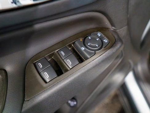 Used 2023 Chevrolet Equinox LT AWD/4WD image 16