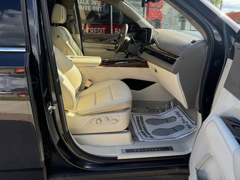 Used 2022 Cadillac Escalade ESV Premium Luxury Platinum AWD/4WD image 24
