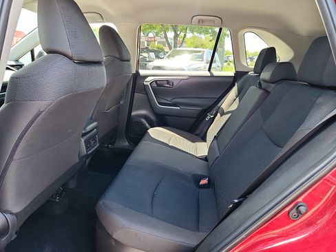 Certified 2025 Toyota RAV4 LE AWD/4WD image 10
