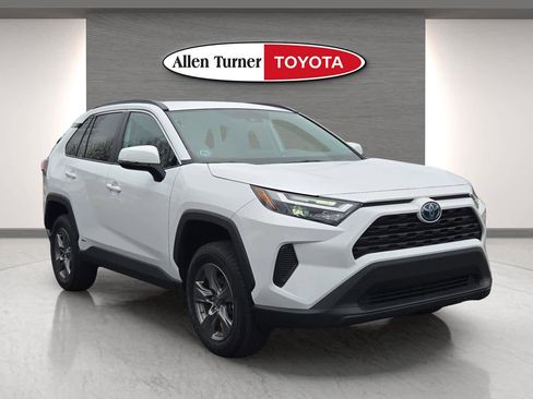 Used 2024 Toyota RAV4 LE image 3