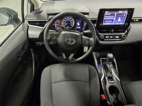 Used 2022 Toyota Corolla LE image 20